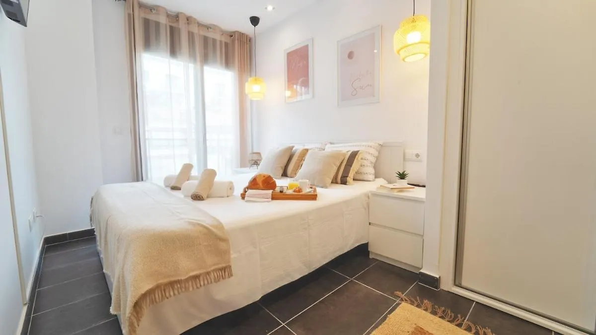 Apartamento Seahomes Vacations - Beachside Apt With Pool Lloret de Mar España