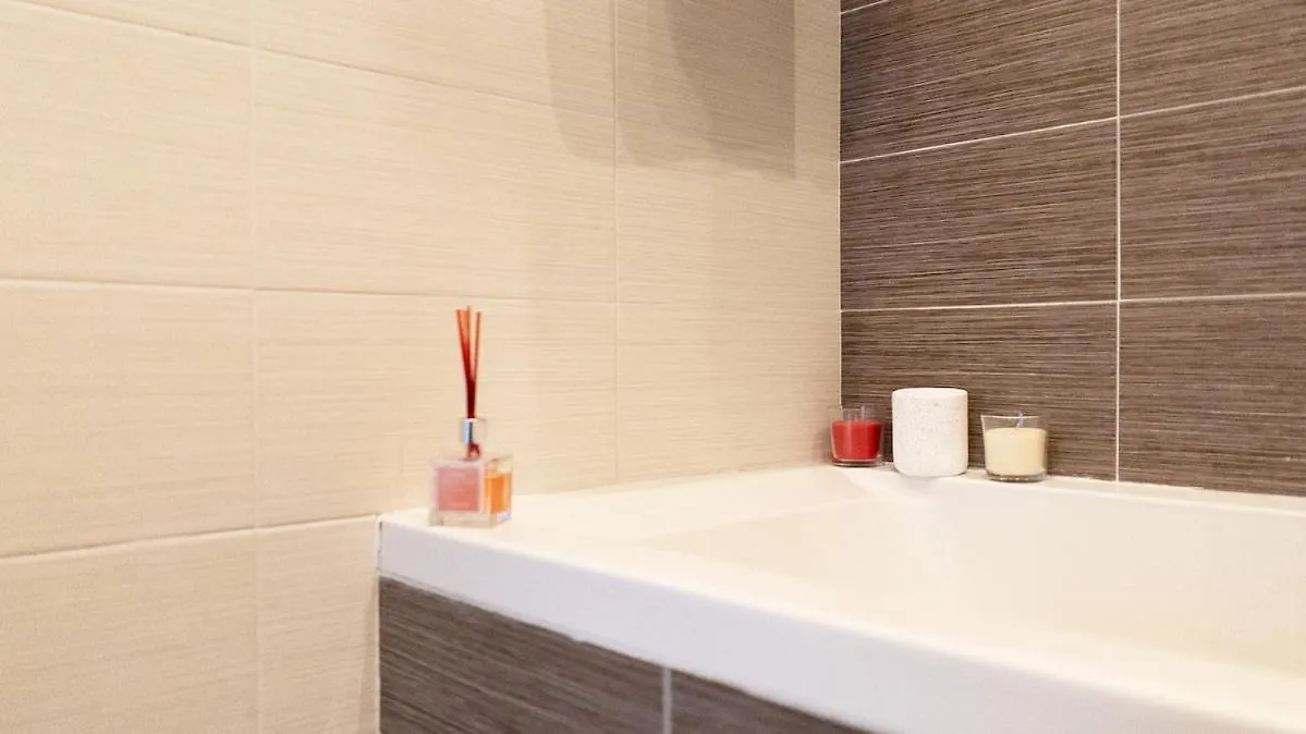 Apartamento Seahomes Vacations - Beachside Apt With Pool Lloret de Mar España
