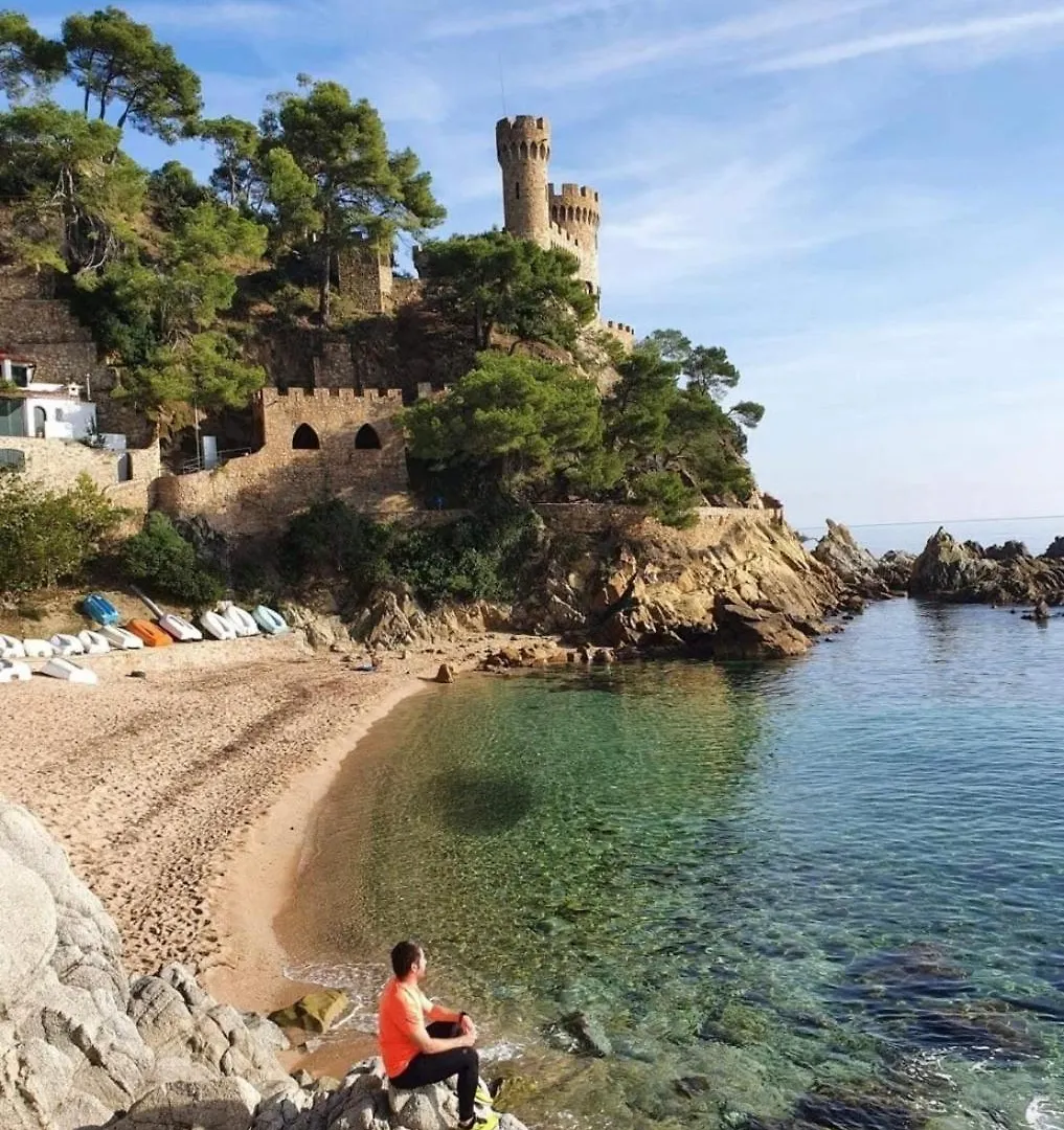 Seahomes Vacations - Beachside Apt With Pool Lloret de Mar Apartamento