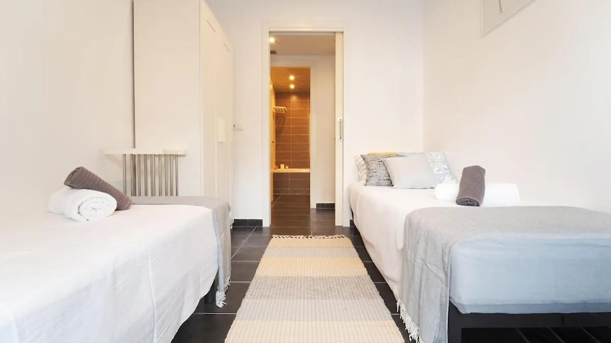 Apartamento Seahomes Vacations - Beachside Apt With Pool Lloret de Mar