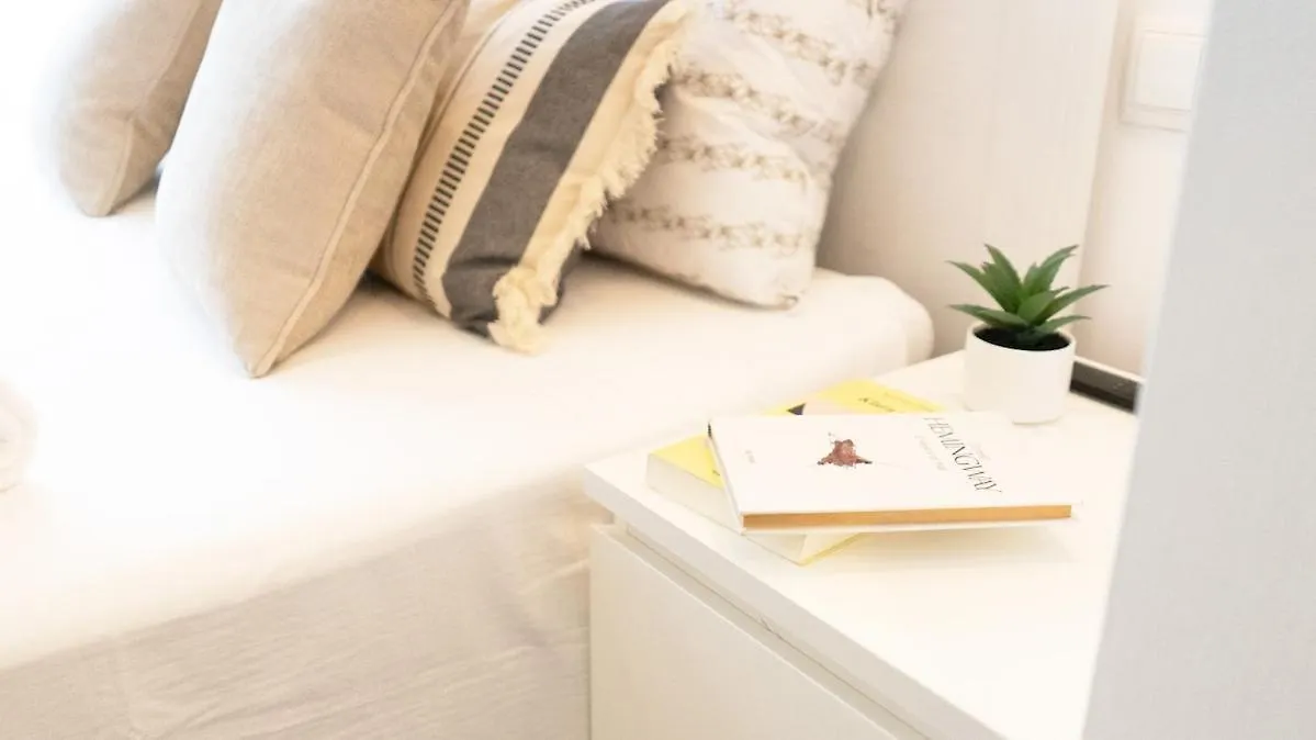 Seahomes Vacations - Beachside Apt With Pool Lloret de Mar Apartamento