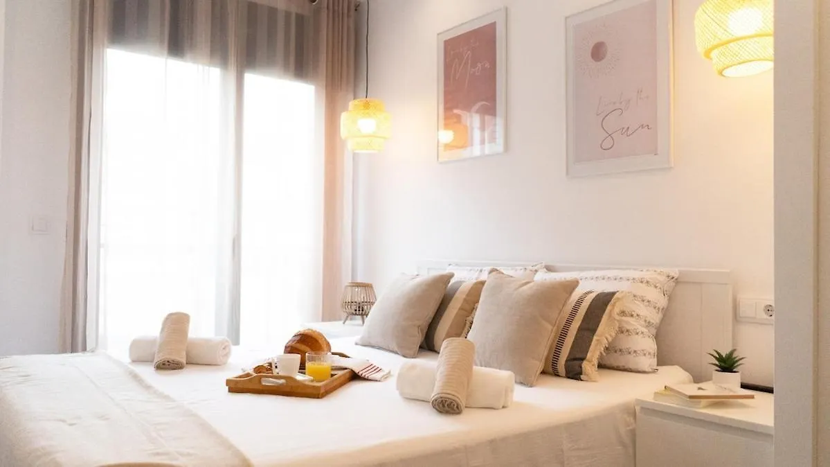 Seahomes Vacations - Beachside Apt With Pool Lloret de Mar